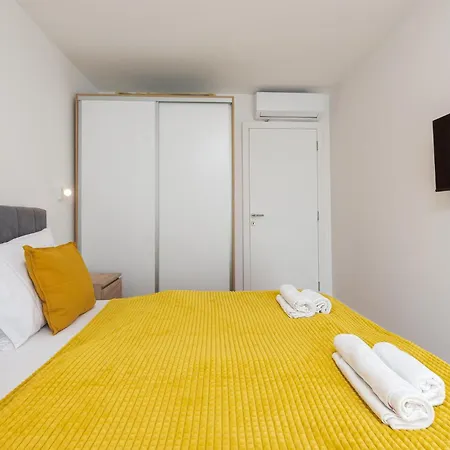 Lovely Apartment In Zadar With Wifi * زادار